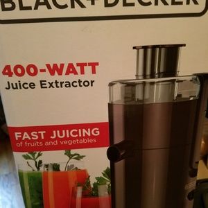 400 watt Black and Decker juice Extractor
